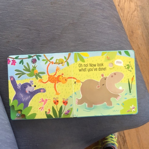 Don't tickle the hippo kids board book - Picture 9 of 12